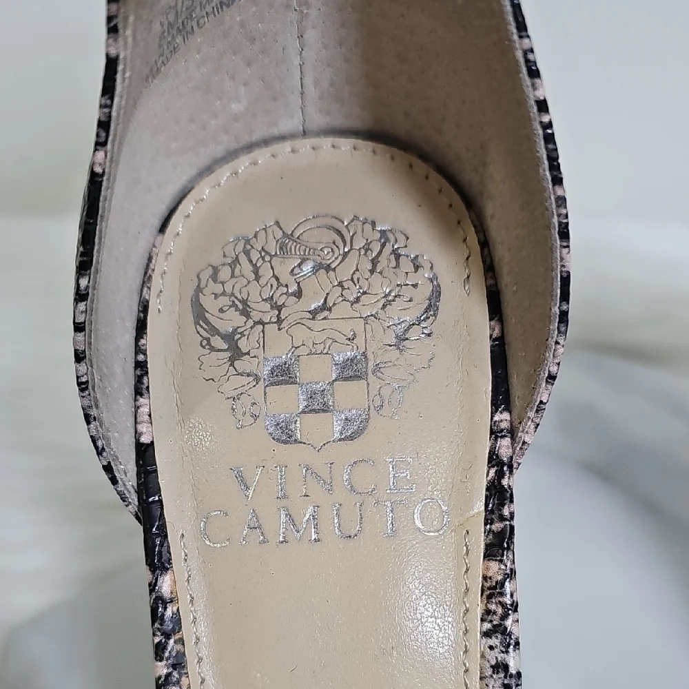 Vince Camuto Black and Tan Snakeskin Heels - Picture 2 of 16